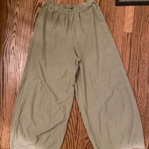 Cut loose barrel pants